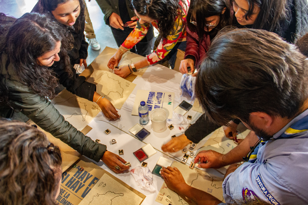 Foto de la exposición “Hay futuro si hay verdad